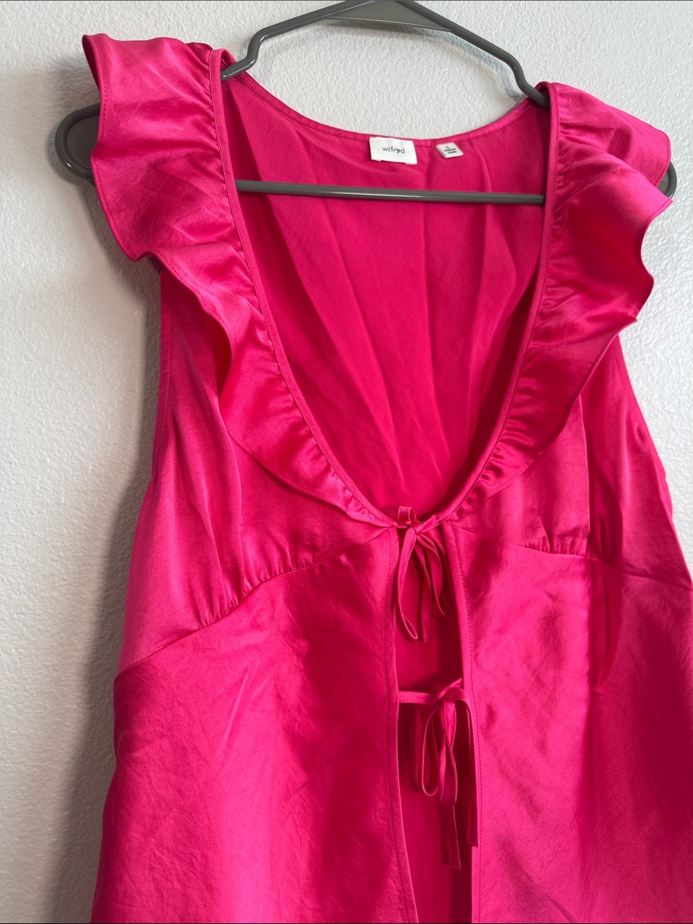 NWT Wilfred Tonka Satin Blouse in Bright Rose Pink - L - Picture 3 of 5